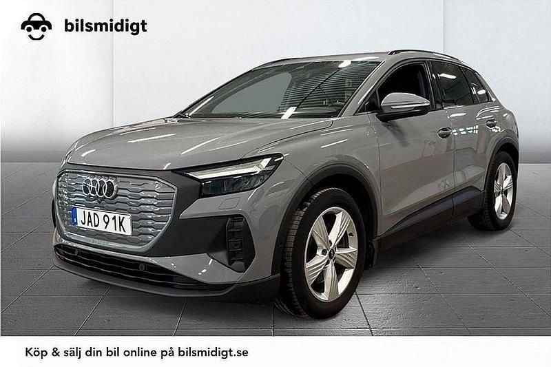Grå Begagnad 2022 Audi Q4 e-tron Proline SUV | 338 900 kr (Marknadspris) - Bild 1/3