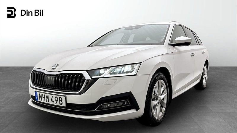 Vit Begagnad 2023 Skoda Octavia Style Kombi | 309 900 kr (Dyr) - Bild 1/4