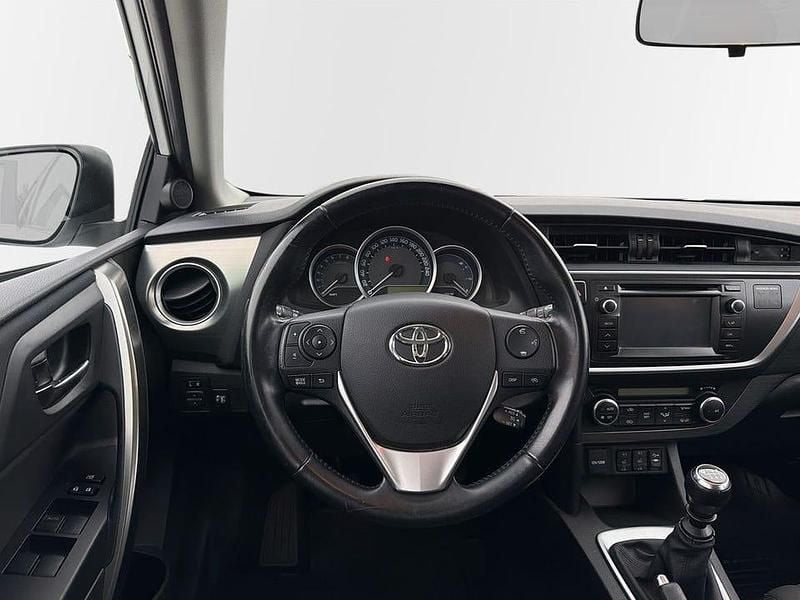 Vit Begagnad 2013 Toyota Auris Touring Sports Active Kombi | 115 000 kr (Bra pris) - Bild 1/1