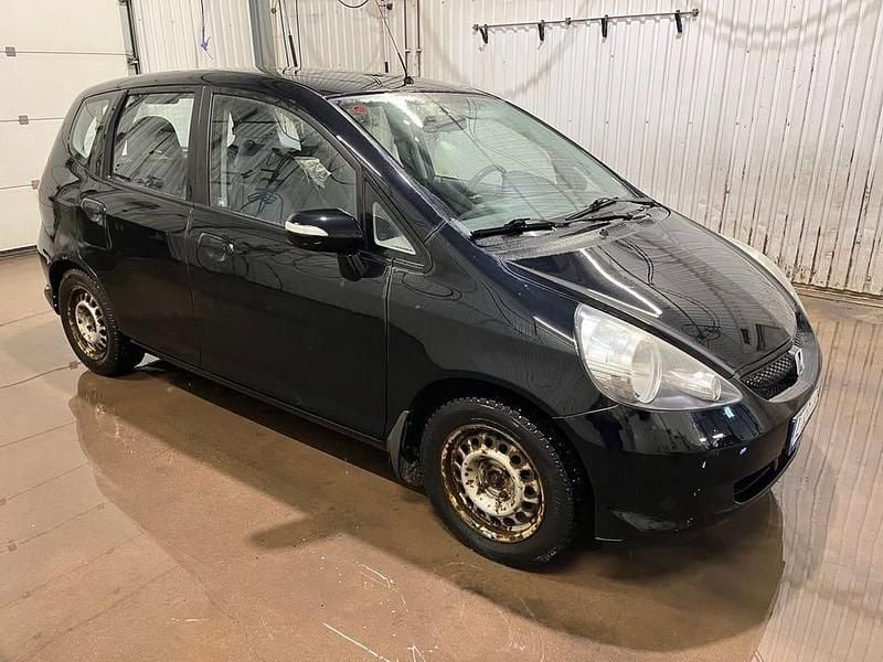 Begagnad Honda Jazz 83 HK (61 kW) 2007 Svart Halvkombi