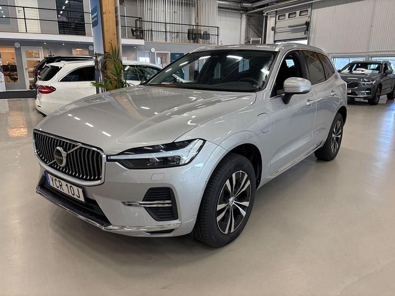 Silver Begagnad 2021 Volvo XC60 Momentum SUV | 379 000 kr (Marknadspris) - Bild 1/4