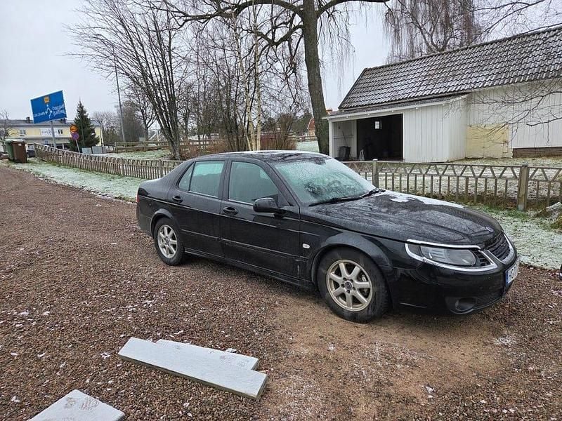 Begagnad 2006 Saab 9-5 Sedan | 12 000 kr (Marknadspris) - Bild 1/4