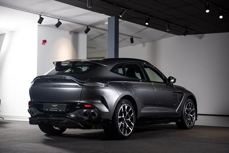 Begagnad Aston Martin DBX 707 707 HK (519 kW) 2023 Magnetic silver SUV