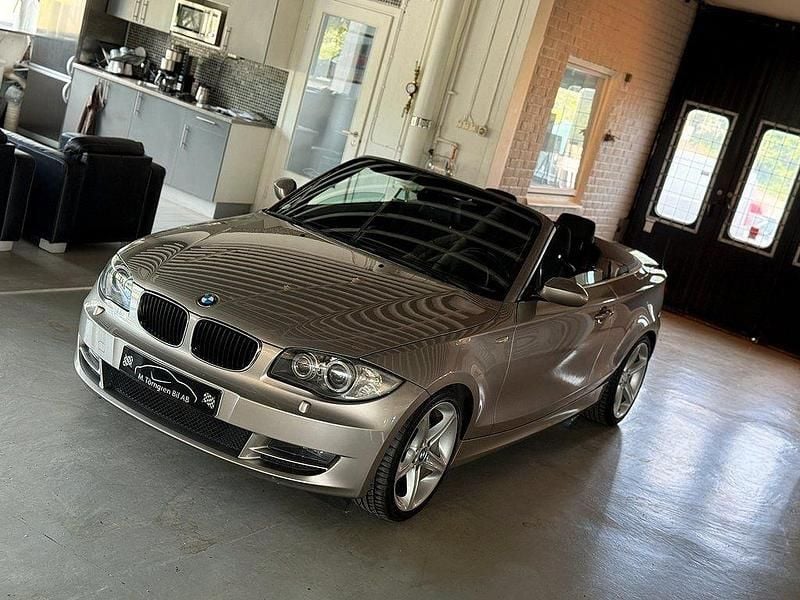 Silver Begagnad 2008 BMW 125 Cabriolet Advantage Cab | 159 900 kr - Bild 1/4