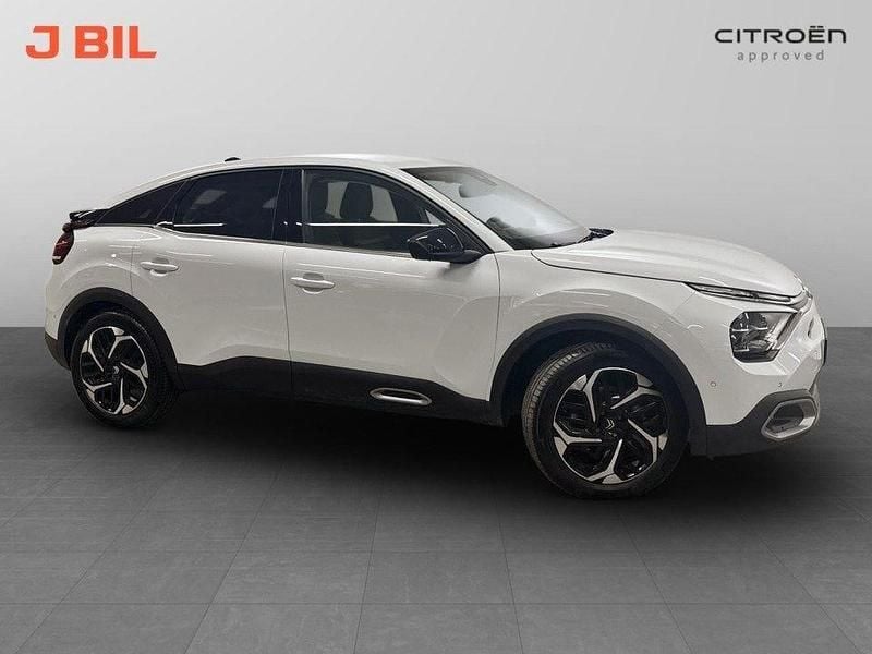 Vit Begagnad 2024 Citroën C4 Shine Halvkombi | 209 900 kr (Marknadspris) - Bild 1/4