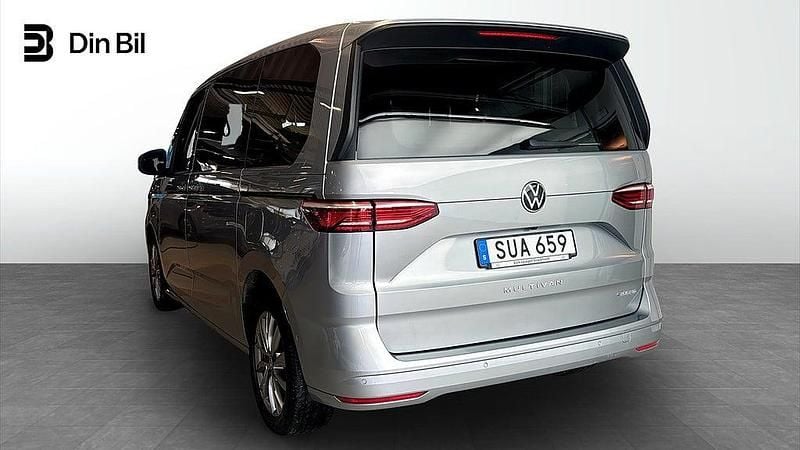 Begagnad VW Multivan Life 150 HK (110 kW) 2021 Blå Van