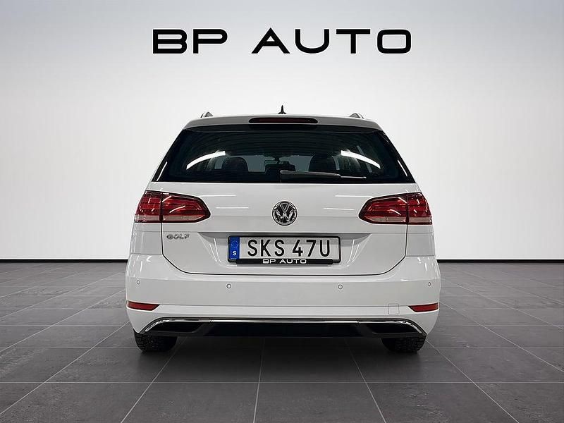Begagnad VW Golf VIII 116 HK (85 kW) 2019 Vit Kombi
