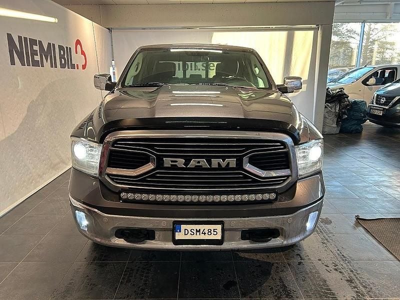Begagnad RAM 1500 2016 Grå Pickup