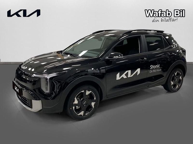 Svart Ny 2026 Kia Stonic SUV | 293 379 kr (Marknadspris) - Bild 1/4
