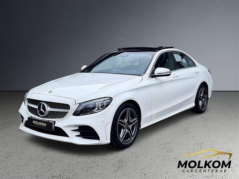 Vit Begagnad 2019 Mercedes C200 AMG line Sedan | 259 900 kr (Lite dyr) - Bild 1/4