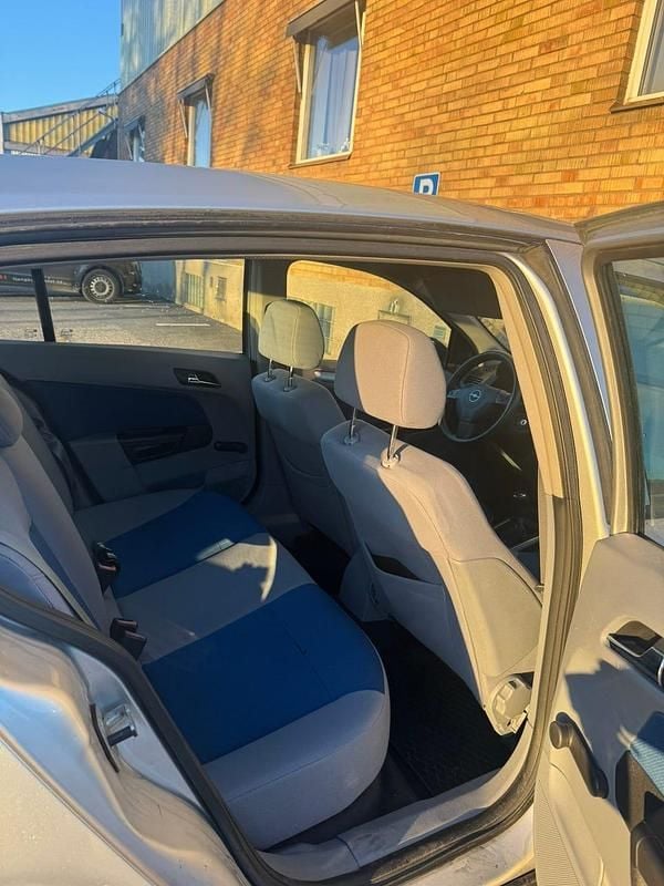 Begagnad Opel Astra 105 HK (77 kW) 2005