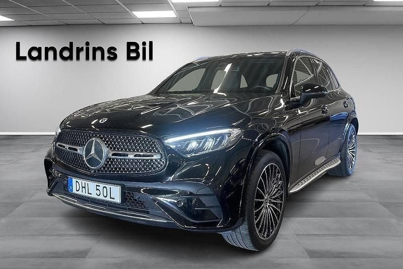 Svart Begagnad 2023 Mercedes GLC300 AMG line SUV | 529 000 kr - Bild 1/4