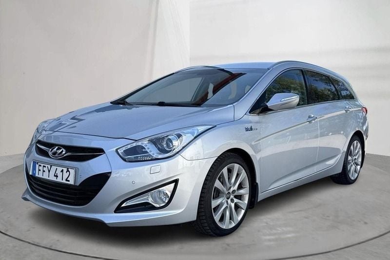 Silver Begagnad 2015 Hyundai i40 Edition | 98 800 kr (Bra pris) - Bild 1/4