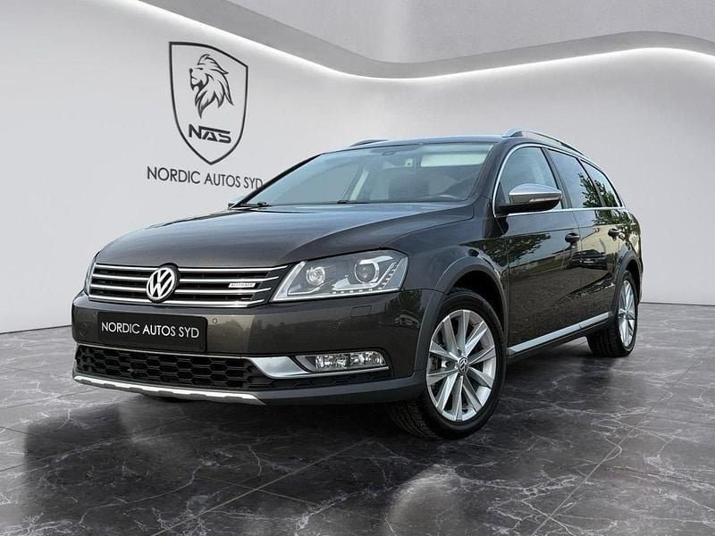 Mörkbrun Begagnad 2013 VW Passat Alltrack Kombi | 119 900 kr (Marknadspris) - Bild 1/4