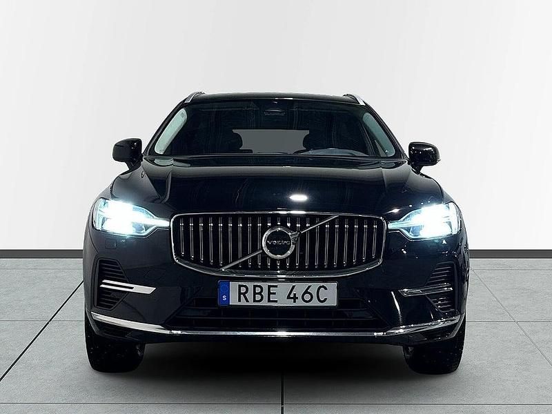 Begagnad Volvo XC60 Momentum 253 HK (186 kW) 2022 Svart SUV