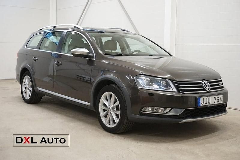 Brun Begagnad 2013 VW Passat Kombi | 88 900 kr (Marknadspris) - Bild 1/4