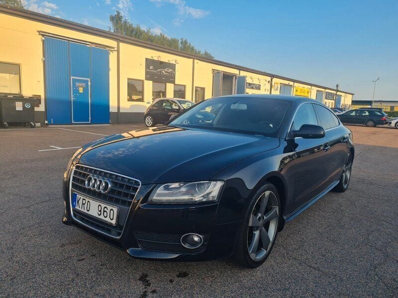 Svart Begagnad 2010 Audi A5 Sportback Comfort Halvkombi | 99 900 kr (Bra pris) - Bild 1/4