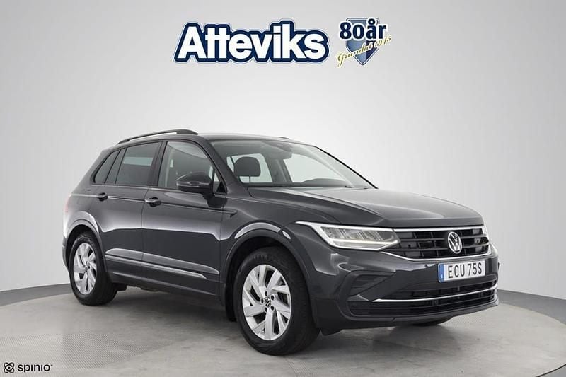 Grå Begagnad 2022 VW Tiguan Life SUV | 279 900 kr (Bra pris) - Bild 1/4