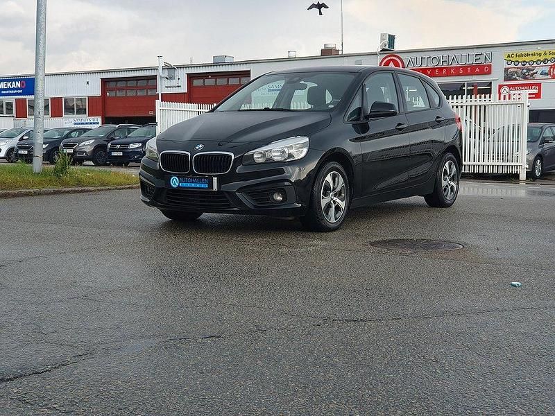 Svart Begagnad 2016 BMW 216 Active Tourer Advantage Minibuss | 109 198 kr - Bild 1/4