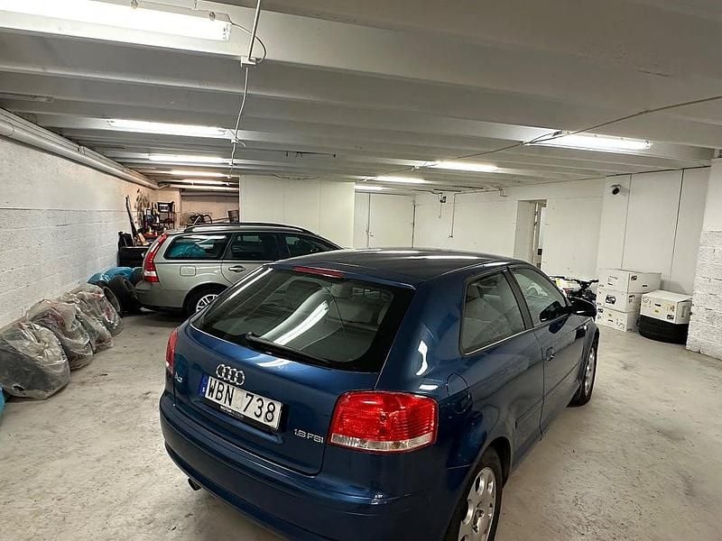 Begagnad Audi A3 Attraction 116 HK (85 kW) 2003 Mörkblå (blå) Halvkombi