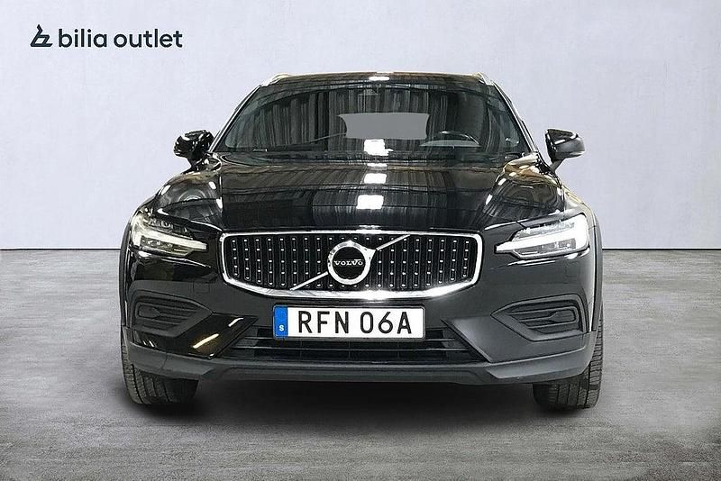 Begagnad Volvo V60 CC SE 190 HK (139 kW) 2020 Svart Kombi