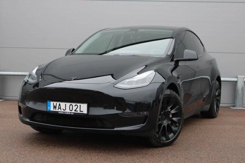 Svart Begagnad 2023 Tesla Model Y Long Range SUV | 439 800 kr (Bra pris) - Bild 1/4