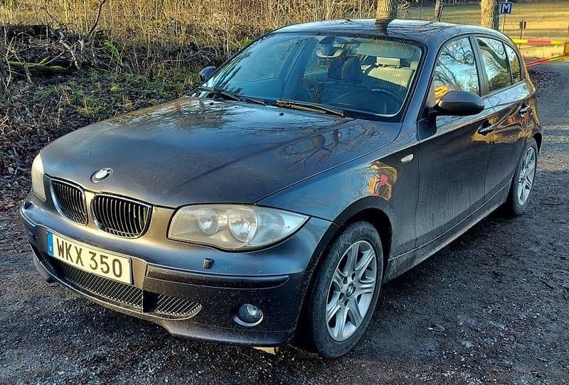 Begagnad 2005 BMW 116 Halvkombi | 27 000 kr (Marknadspris) - Bild 1/4