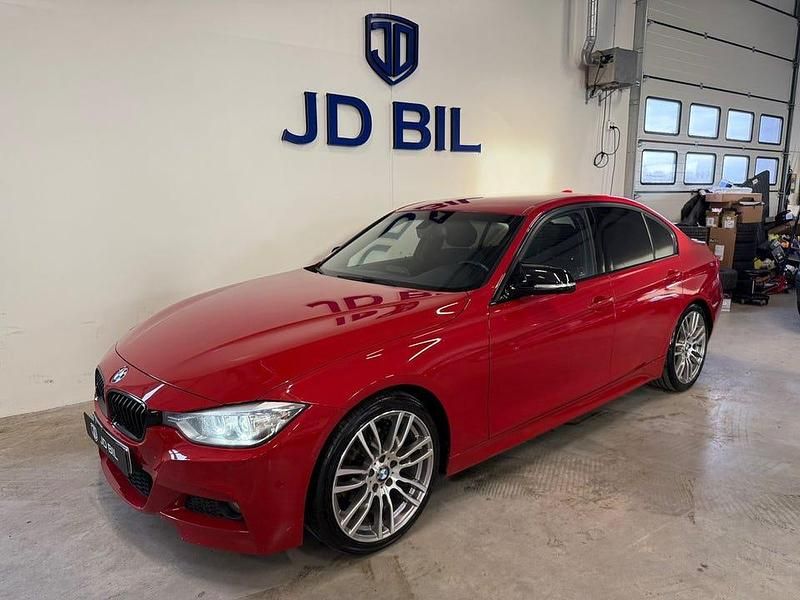 Begagnad BMW 320 M Sport 184 HK (135 kW) 2012 Röd Sedan