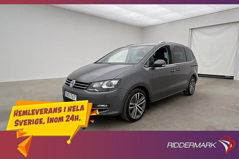 Mörkgrå Begagnad 2017 VW Sharan GT Minibuss | 229 800 kr (Marknadspris) - Bild 1/3