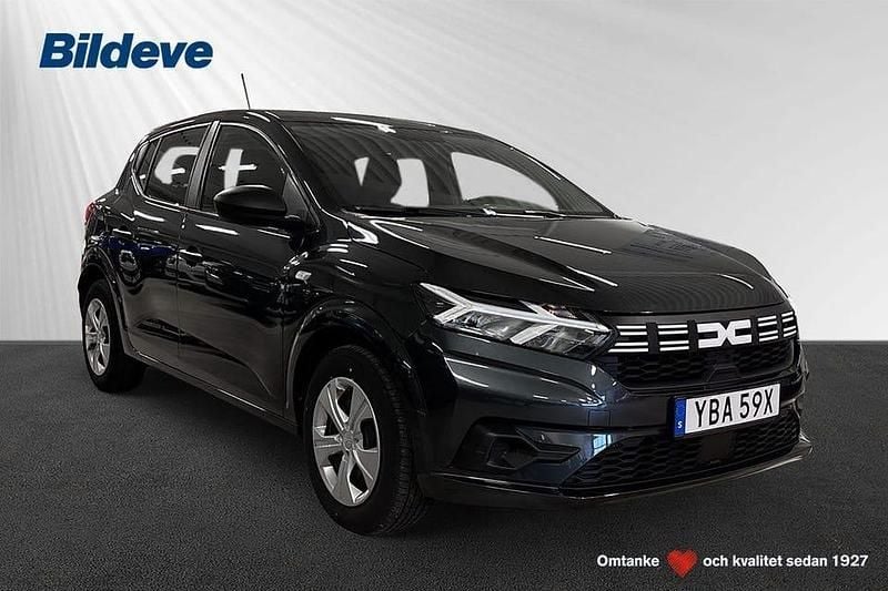 Begagnad Dacia Sandero Essentiel 91 HK (66 kW) 2022 Grå Halvkombi