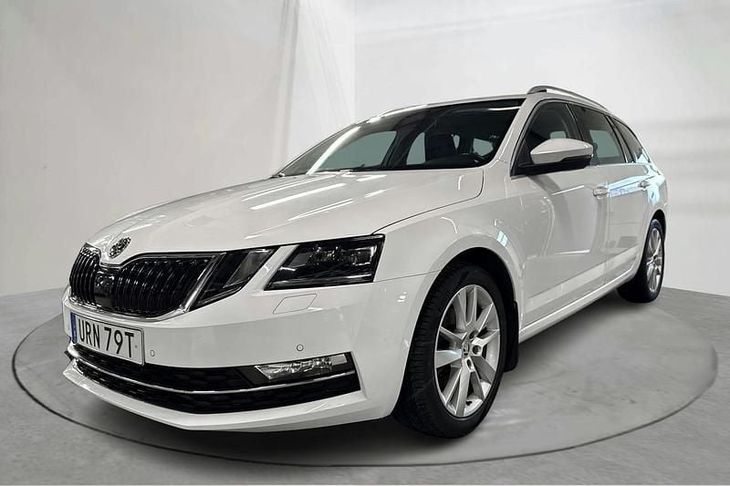 Vit Begagnad 2020 Skoda Octavia G-TEC Kombi | 129 000 kr (Bra pris) - Bild 1/4