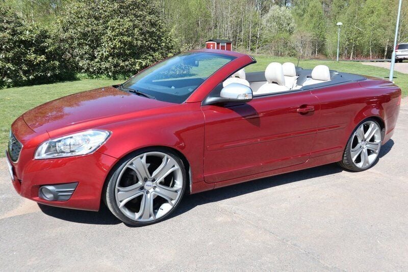 Röd Begagnad 2010 Volvo C70 Summum Cab | 259 000 kr - Bild 1/4