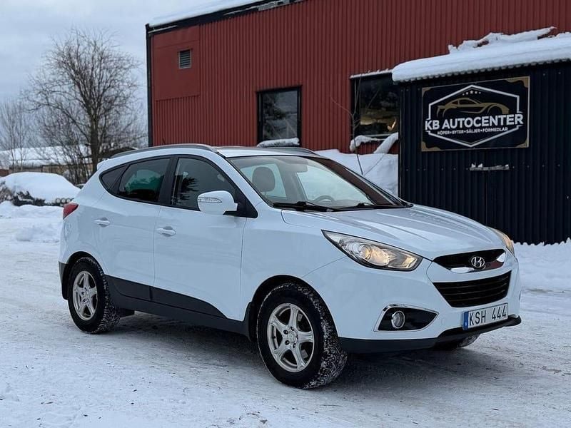 Vit Begagnad 2010 Hyundai ix35 SUV | 54 900 kr (Lite dyr) - Bild 1/4
