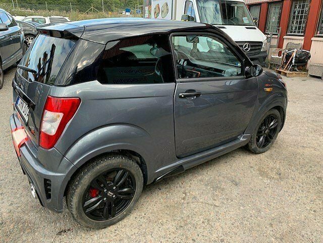 Begagnad Ligier JS50 2019 Grå (svart) Halvkombi