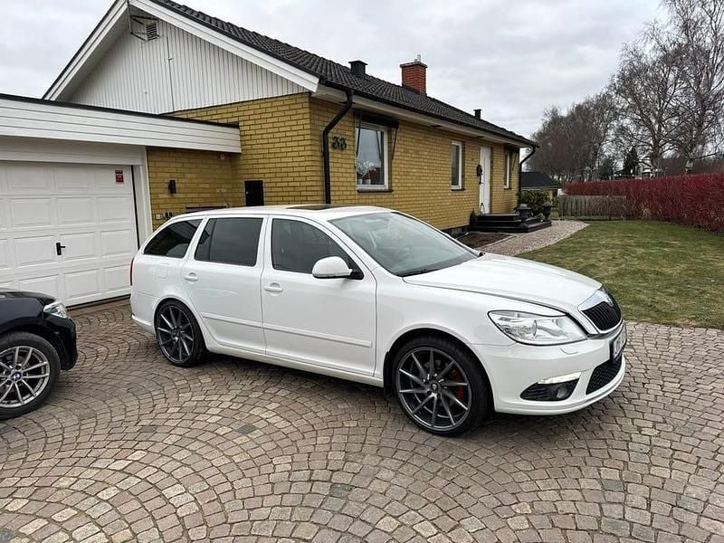 Begagnad Skoda Octavia RS 170 HK (125 kW) 2011 Kombi