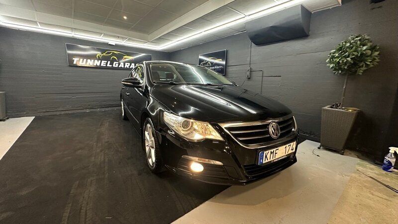 Svart Begagnad 2008 VW CC Sedan | 82 900 kr (Marknadspris) - Bild 1/4