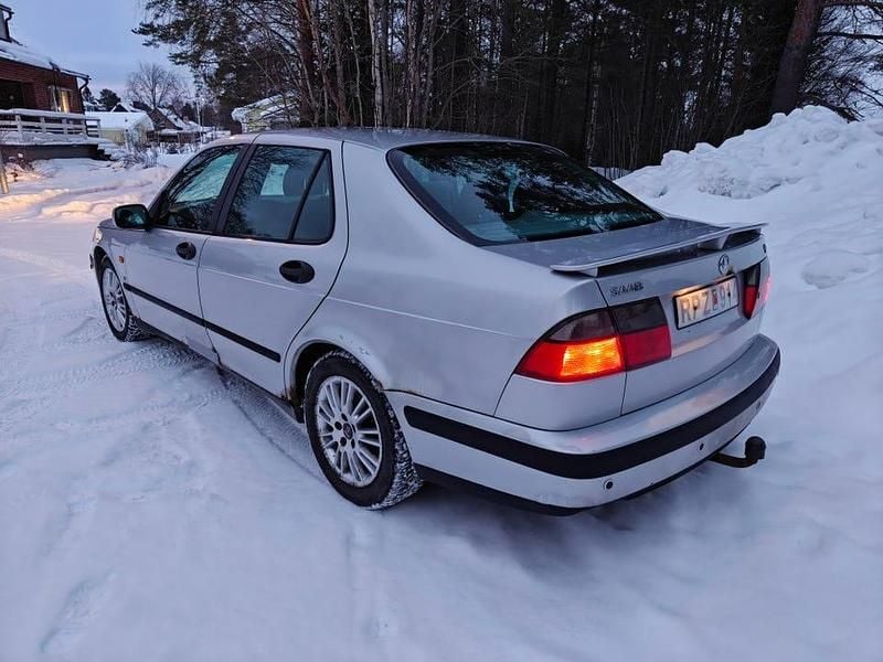 Begagnad Saab 9-5 150 HK (110 kW) 2000 Silver