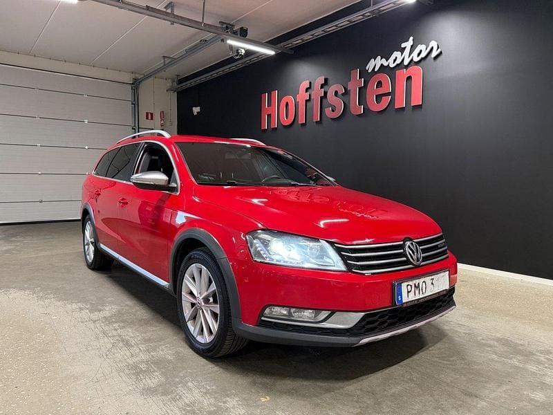 Röd Begagnad 2014 VW Passat Alltrack Kombi | 99 900 kr (Marknadspris) - Bild 1/4