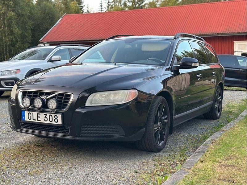 Svart Begagnad 2008 Volvo V70 Kinetic Kombi | 36 500 kr (Dyr) - Bild 1/4