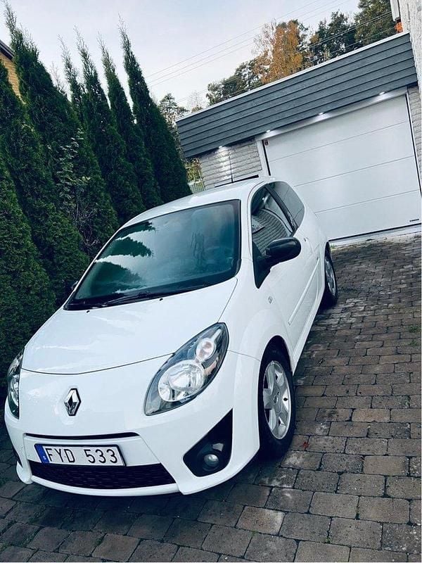 Vit Begagnad 2012 Renault Twingo Night&Day Halvkombi | 26 900 kr (Marknadspris) - Bild 1/4