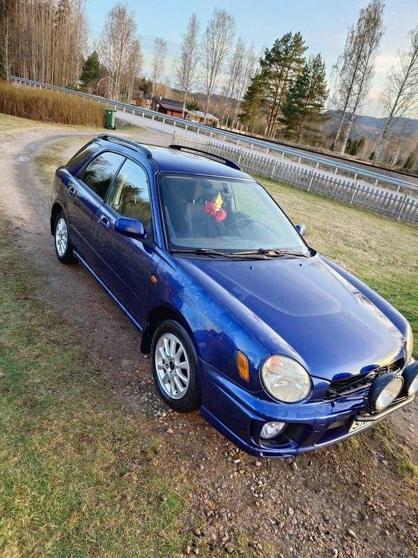 Blå Begagnad 2002 Subaru Impreza Kombi | 13 000 kr (Bra pris) - Bild 1/4