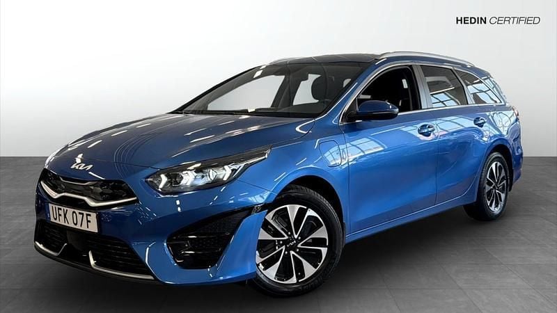 Blå (blue) Begagnad 2022 Kia Ceed Advance Kombi | 239 900 kr (Marknadspris) - Bild 1/4