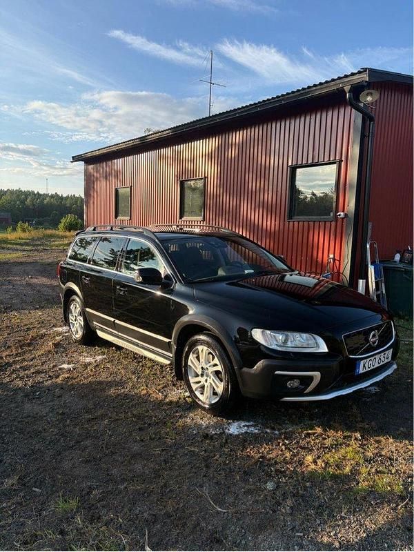 Svart Begagnad 2016 Volvo XC70 Momentum SUV | 122 000 kr (Bra pris) - Bild 1/4