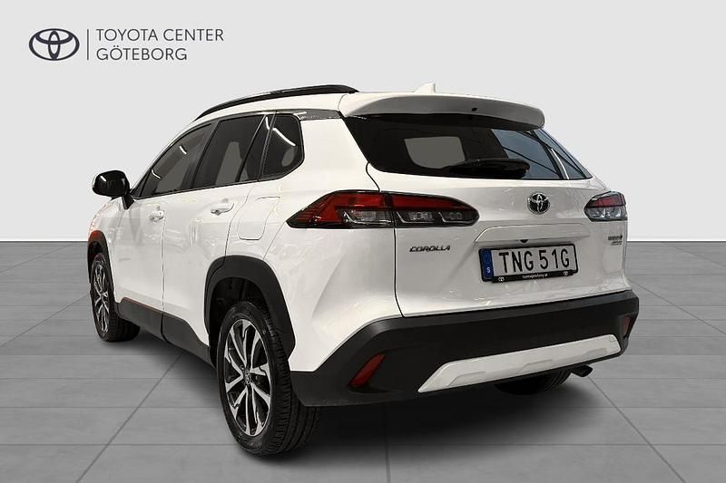 Begagnad Toyota Corolla Cross Style 200 HK (147 kW) 2022 Vit SUV