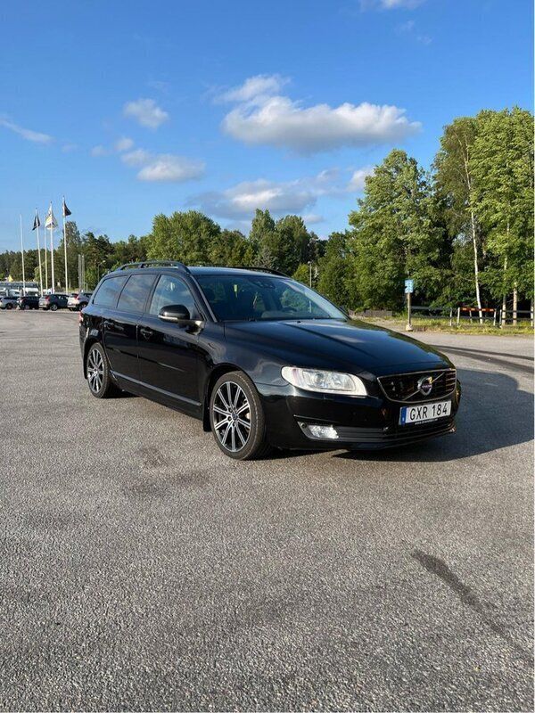 Svart Begagnad 2016 Volvo V70 Standard Kombi | 200 000 kr (Lite dyr) - Bild 1/4