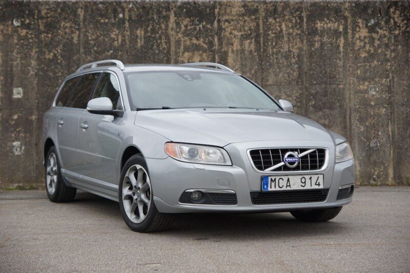 Silver Begagnad 2011 Volvo V70 Ocean Race Kombi | 99 900 kr (Marknadspris) - Bild 1/4