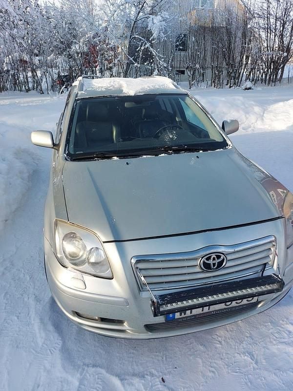 Begagnad Toyota Avensis 147 HK (108 kW) 2004 Kombi