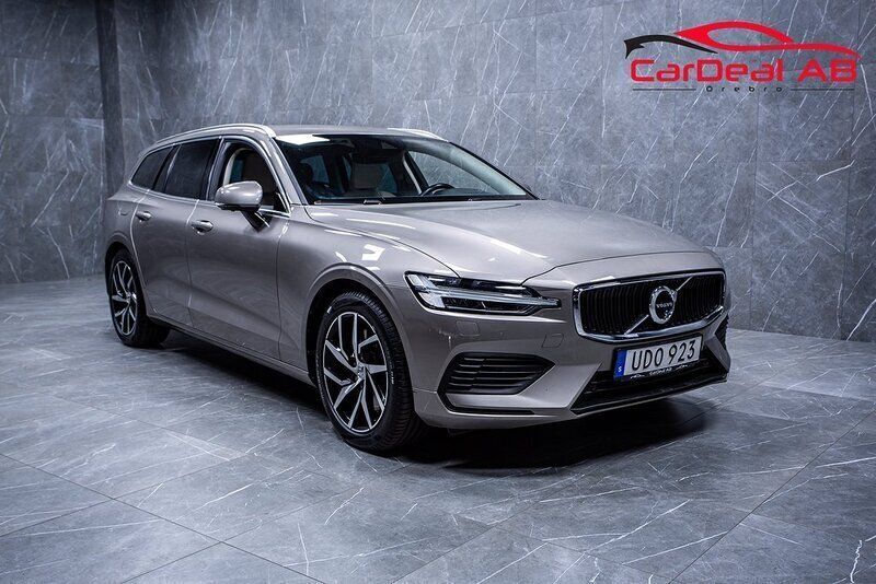 Grå Begagnad 2019 Volvo V60 Momentum Kombi | 359 800 kr (Marknadspris) - Bild 1/4