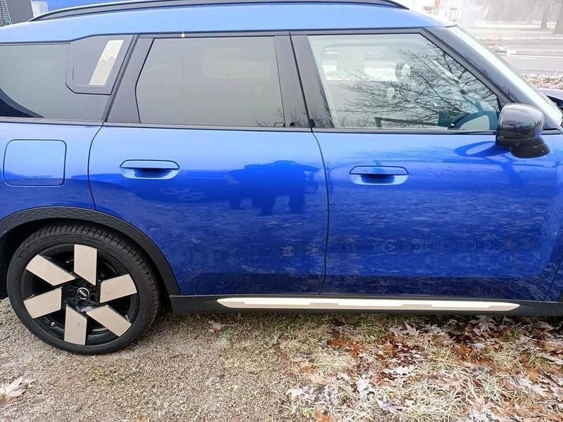 Begagnad Mini Countryman 152 kW (207 HK) 2024 Blå SUV