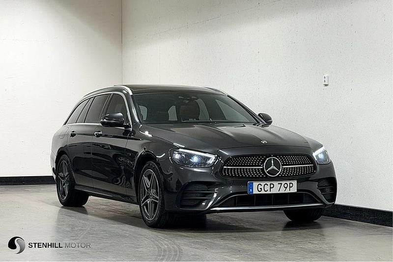 Grå Begagnad 2020 Mercedes E300 AMG line Kombi | 339 900 kr (Lite dyr) - Bild 1/4